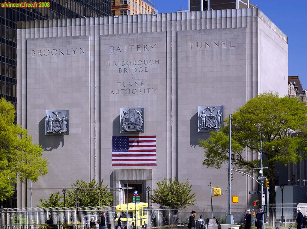 Cet étonnant building de Manhattan cacherait en réalité une antenne secrète de la NSA BridgeAndTunnelAuthority