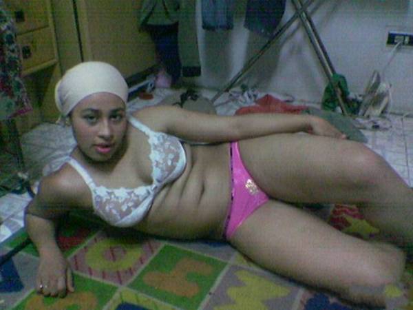 قنبلة حصرية فضيحة بنات الجامعة (صور سكس عربي مصري)!!!!! Minilien_48de132e2f28869d9048c90171f1