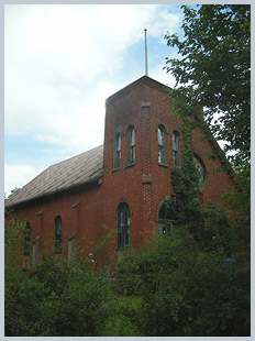 STREET VIEW : église transformée en studio d'enregistrement Travel_qc_petiteglise