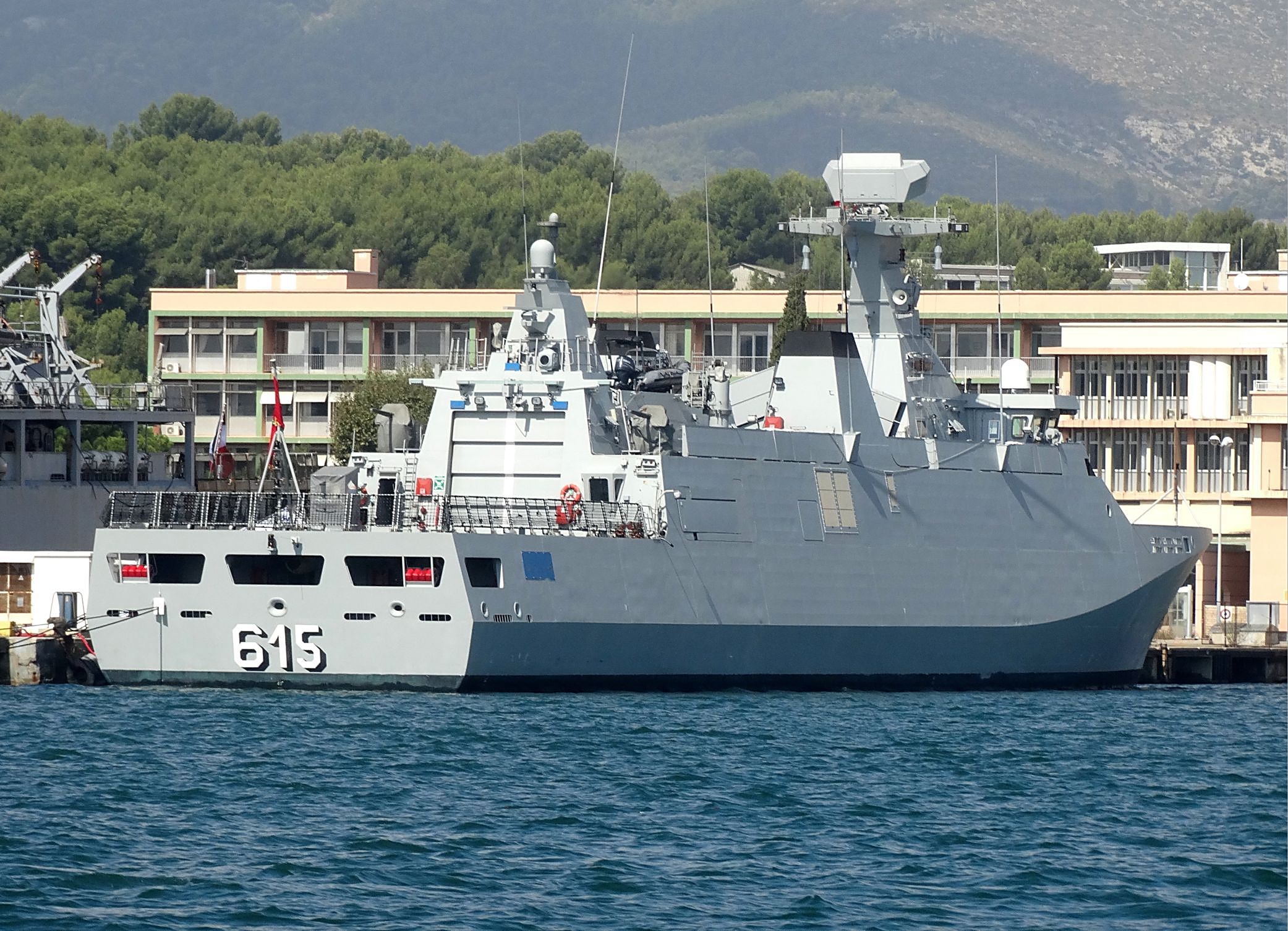 Royal Moroccan Navy Sigma class frigates / Frégates marocaines multimissions Sigma - Page 18 2155486