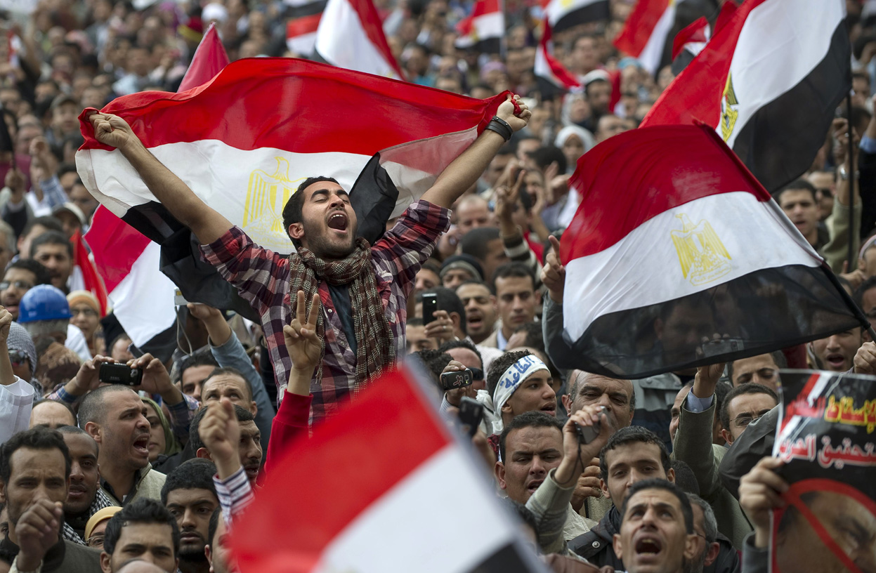 كاتب: الانتخابات نتاج ثورة مصر  Egyptian-revolution