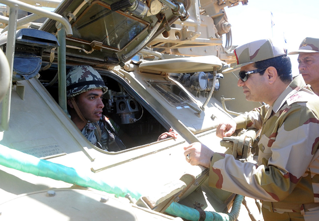 الفريق السيسى وزيرالدفاع المصرى نسابق الزمن لاستعادة الكفاءة القتالية لقواتنا المسلحة Sisi-5
