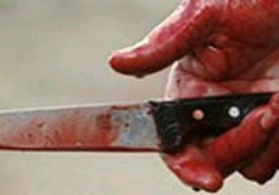  سائق يقتل عامل ويصيب شقيقه بالخصوص Blood-knife