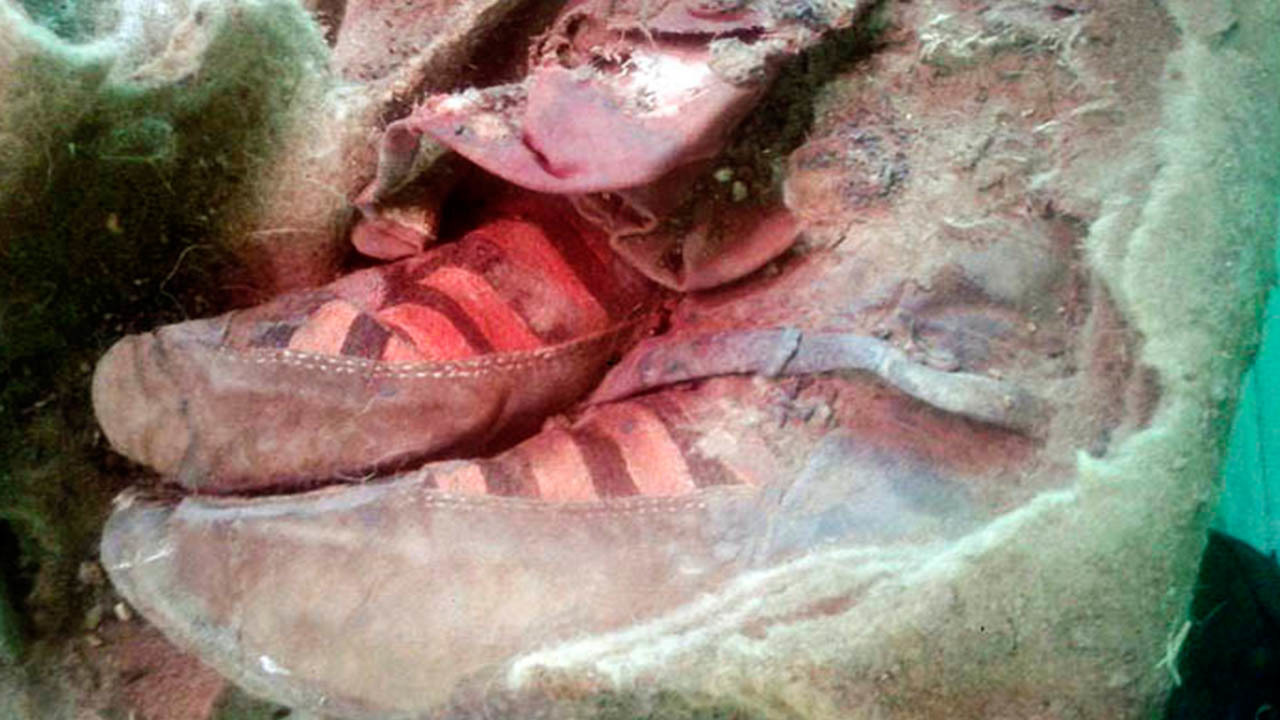 “Time Traveler”: Unearthed 1500 Year Old Mummy Wearing… Adidas? Mummyshoes