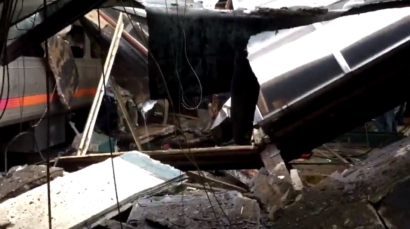 UPDATE!!!:: NJ Transit Commuter Train Crashes Into Hoboken Station - "Mass Injuries" Reported Screen-Shot-2016-09-29-at-3.12.10-PM