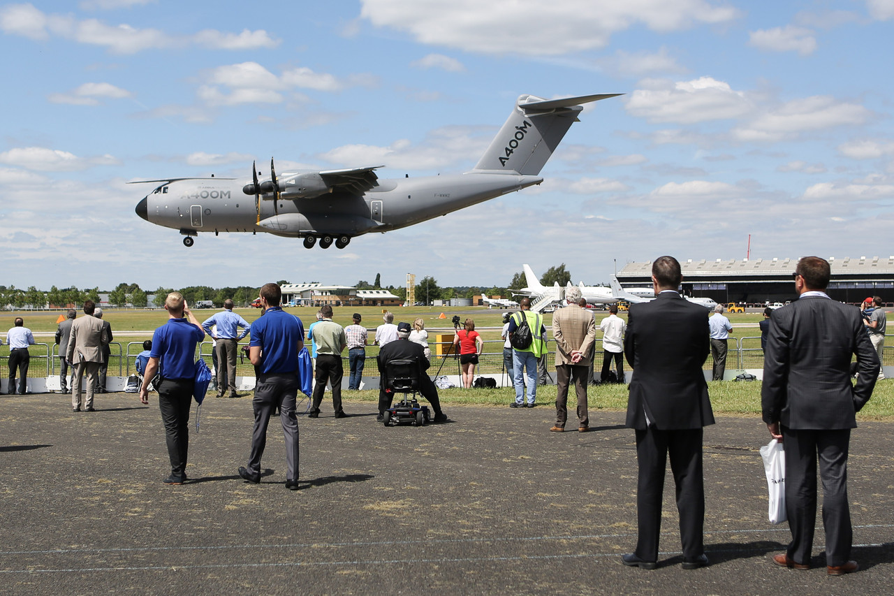 انطلاق معرض Farnborough للطيران في المملكة المتحدة BN-DR572_0714fa_M_20140714172134