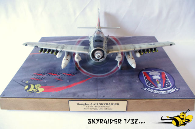 A-1H Skyraider 1/32° 098g4i