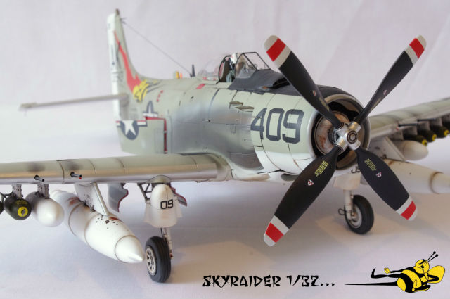 A-1H Skyraider 1/32° 098l9k