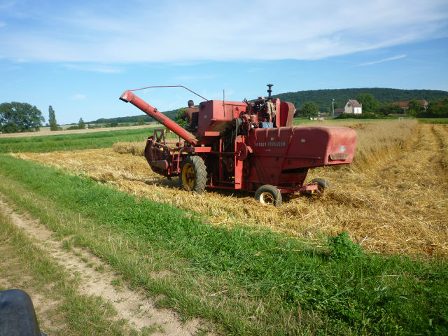 Massey-Ferguson : Moissonneuses Batteuses  410 - 510 - 207 - 507 ... - Page 2 23x4ls