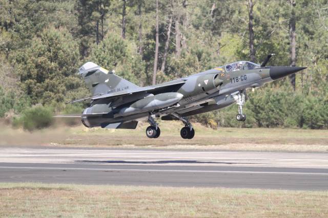 dernieres sorties du mirage f1 dans l armee de l air  Ik1vao