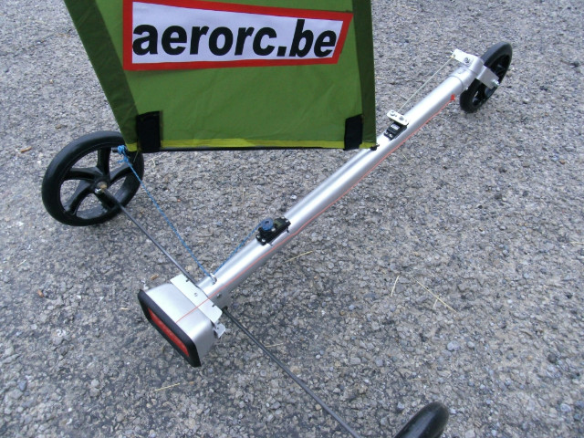 CHAR A VOILE NEUF AVEC SERVOS - 290 € 06zf9b