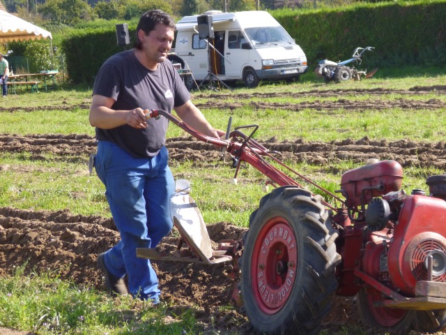 VIARMES 2014 CONCOURS DE LABOUR AUX MOTOCULTEURS - Page 3 25dn2n