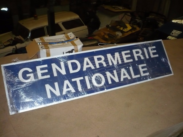 Gendarmerie en Allemagne 11hvjx