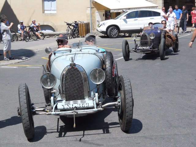 Des Bugatti en Ptovence 08tiif