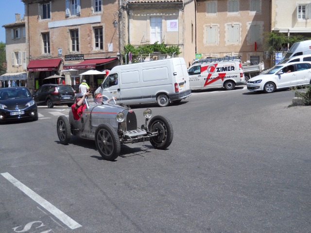 Des Bugatti en Ptovence 08wfxn