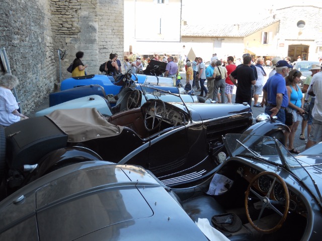 Des Bugatti en Ptovence 099rtx