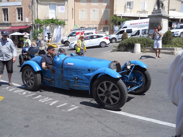 Des Bugatti en Ptovence 099w3c