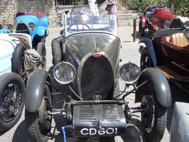 Des Bugatti en Ptovence 09a64q