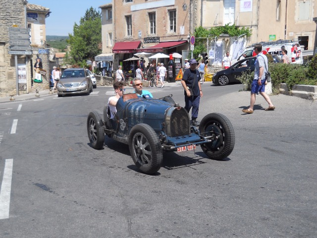 Des Bugatti en Ptovence 09eeb5