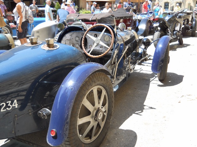 Des Bugatti en Ptovence 09ft2w