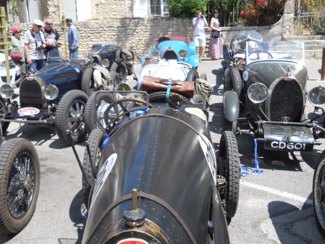 Des Bugatti en Ptovence 09k6i1