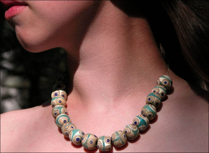 'Cleopatra's necklace' found in a Siberian grave Inside%20student%20with%20the%20necklace