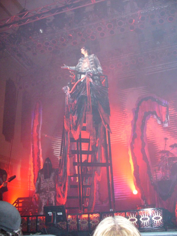 Alice Cooper reparte Niños Muertos (Nightmare 2, el regreso de Steven!!!) - Página 15 Alice-2009-07-30-101