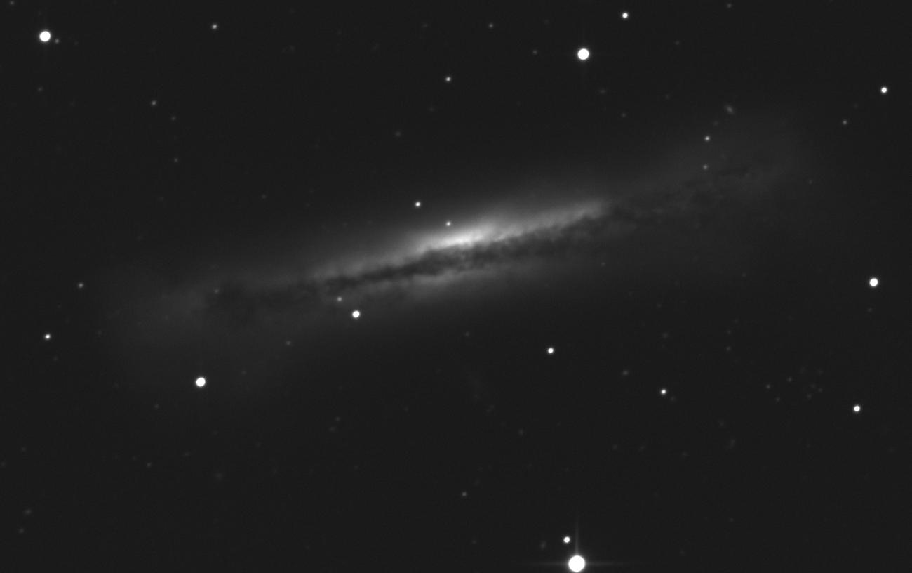 Saison d'hivers 2016/2017 dans l'observatoire Bella Estella NGC3628_lineaire