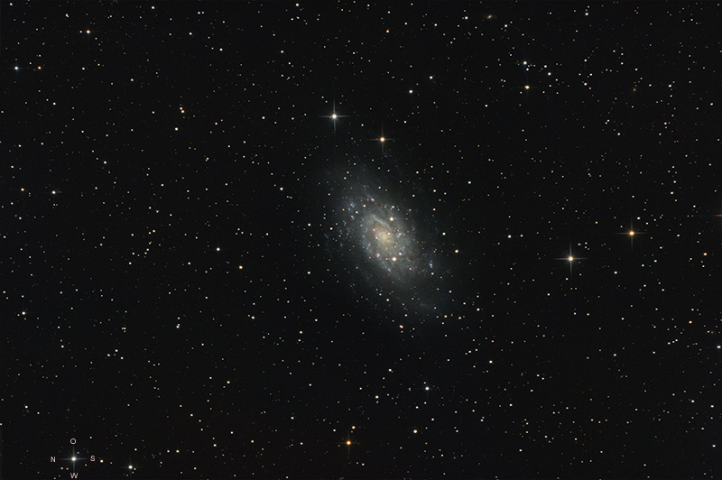 La grande Galaxie de Camelopardalis Ngc2403_asin-rl2w