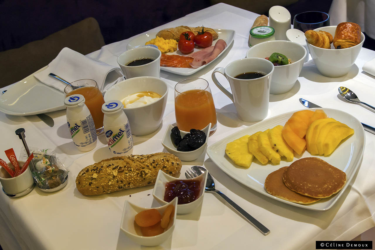 Petit déjeuner ! - Page 28 Hotel-Chateau-Mery-sur-Oise-Silencio-petit-dejeuner