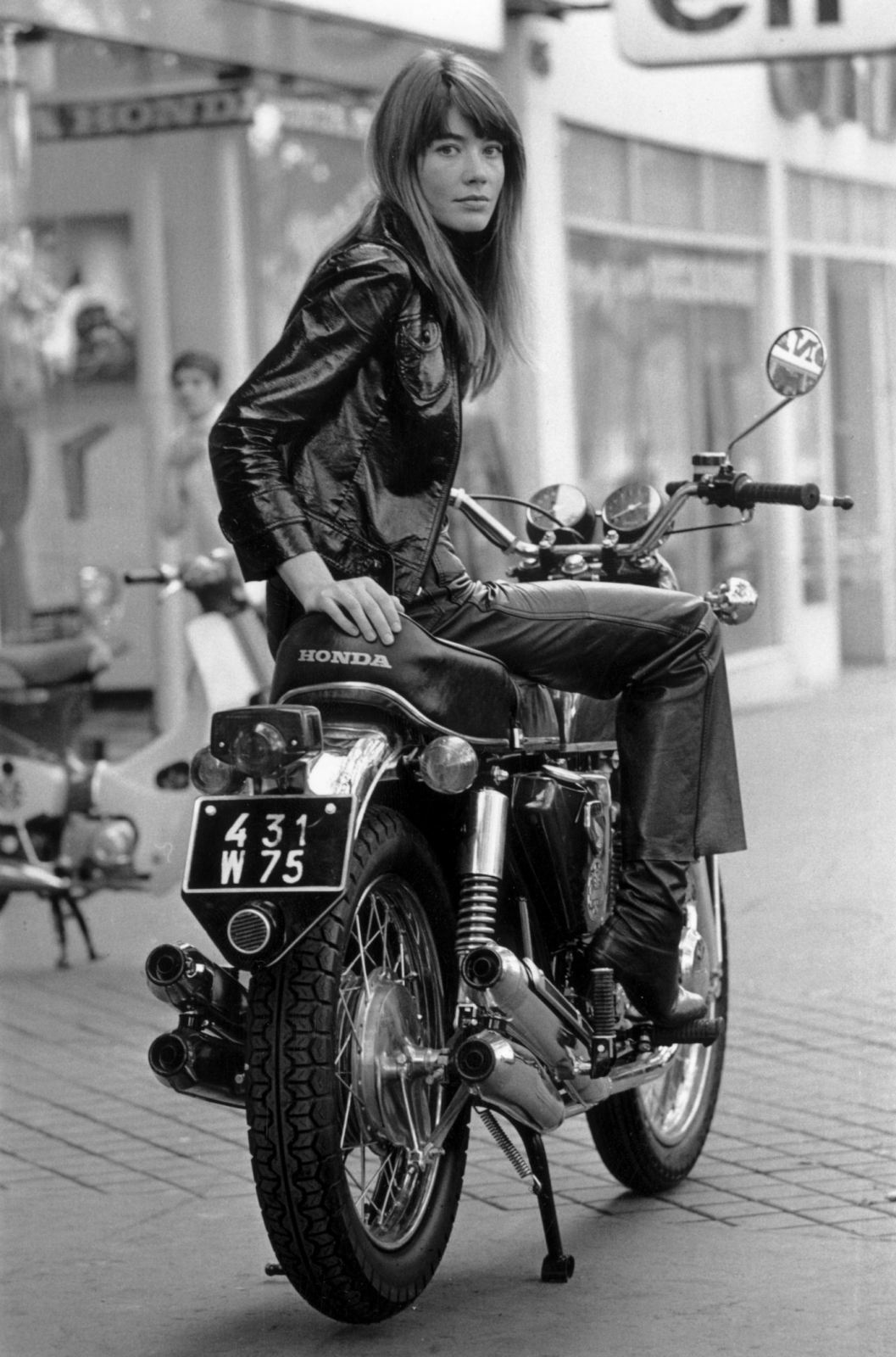 Miss and bikes - Page 11 Fran%C3%A7oise-Hardy-Motorcycle