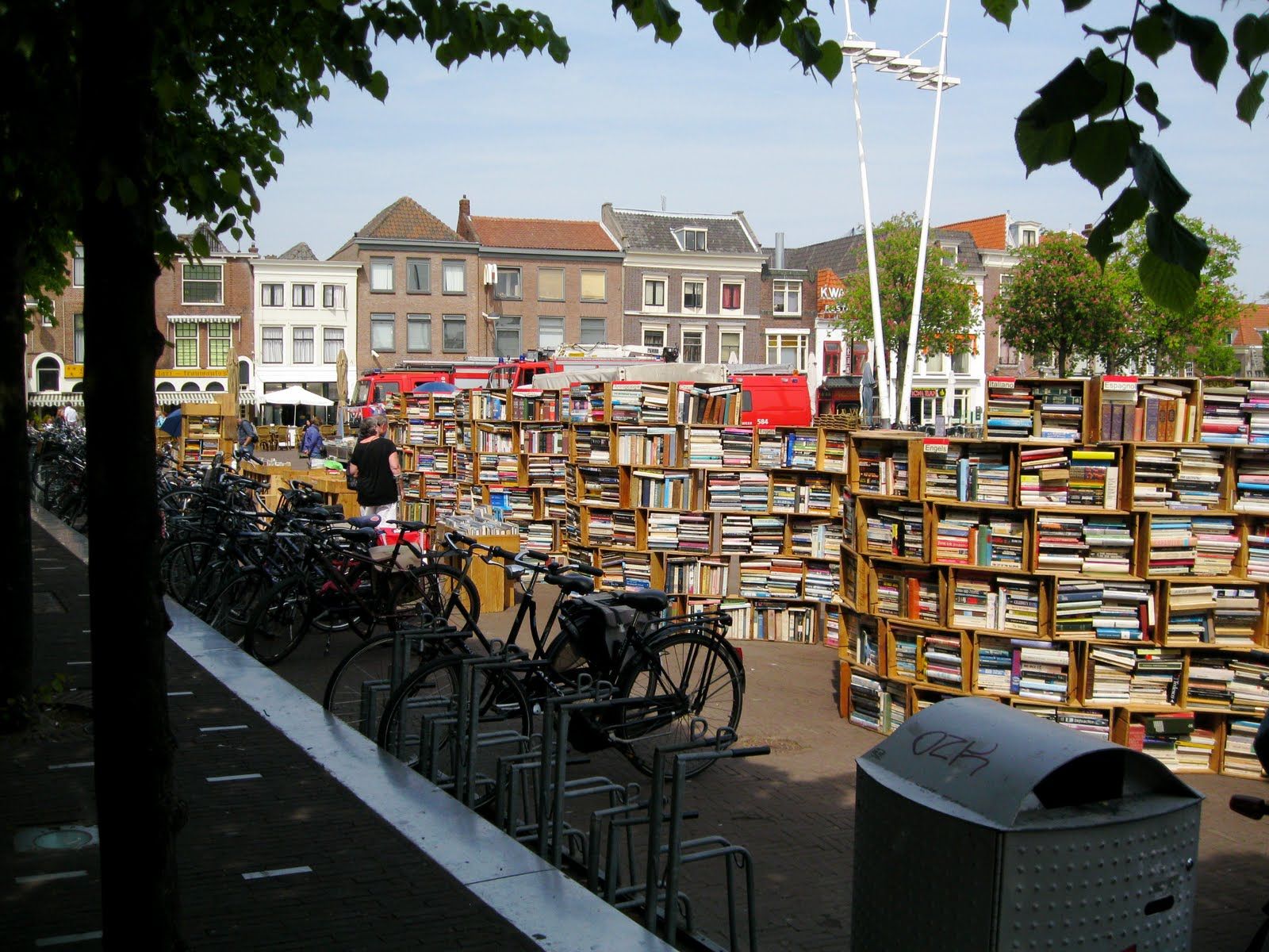 Biblioteke i knjižare na otvorenom Leiden-Holandija