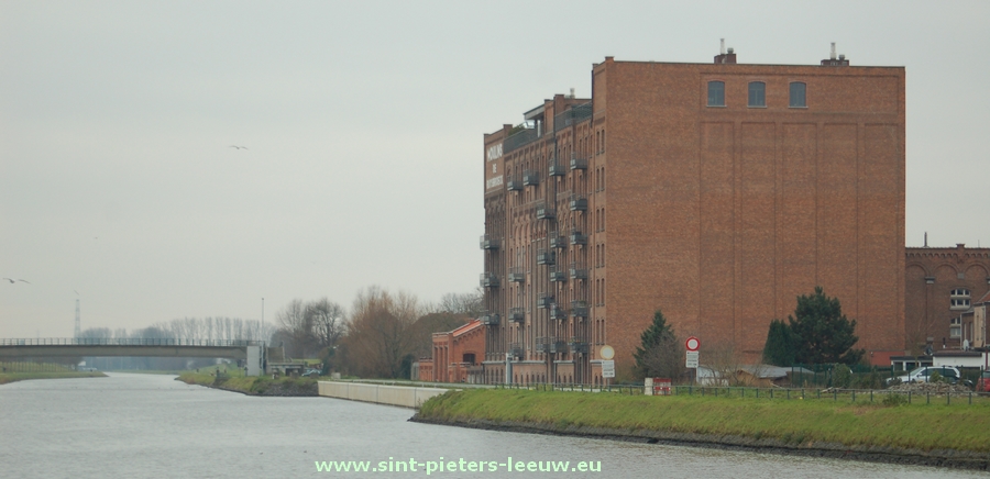 Canal Bruxelles-Charleroi  partie Flamande Halle(Lembeek) - Sint-Pieters-Leeuw - EV5 - Eurovelo 5 - F20 - Page 2 2013-12-17-molens-ruisbroek