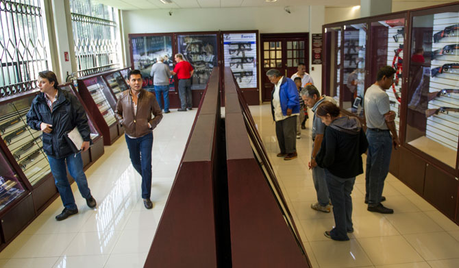 El mercado Legal de armas en México. - Página 4 Venta-armas-mexico-sedena