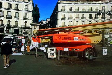 ESPAÑA SALE A LA CALLE ,EN CONTRA DE LA POLITICA DEL PP - Página 8 1383821326-8f9546f101f507a1bf9c84c2fbeb0016