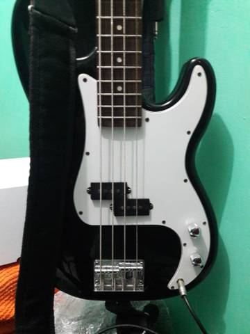 Squier Precision bass Indonésia (Numero de série) SLRrJ