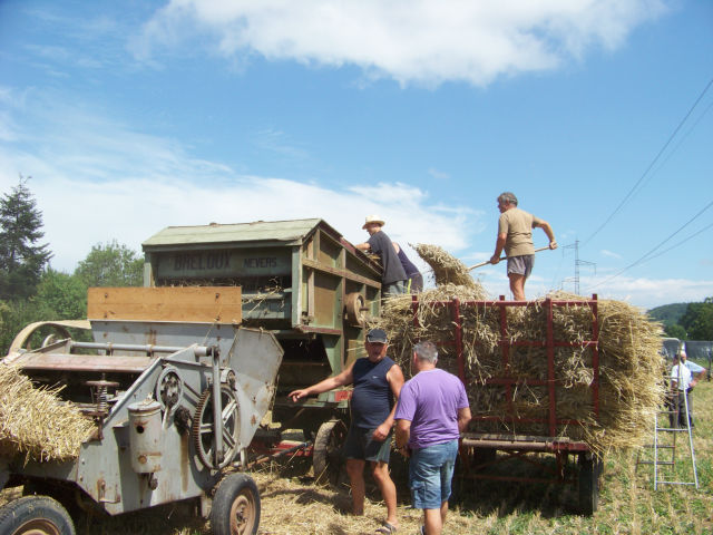  Batteuse et vieilles mécaniques entre amis P34up7