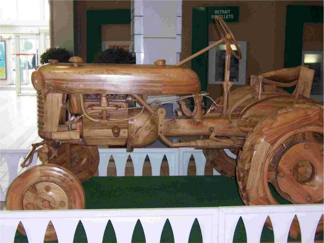 Des motoc et des tracteurs en bois N67j2m