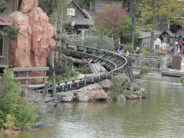 [Rumeur] Projet d'augmentation de capacité des trains de Big Thunder Mountain - Page 2 31gq6z