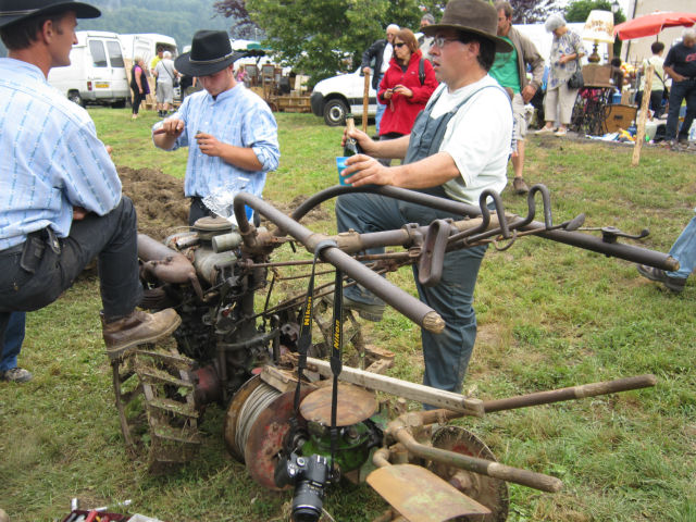 FETE DES VIEILLES MECANIQUES ET DES VIEUX METIERS - Page 2 Ik9z2k