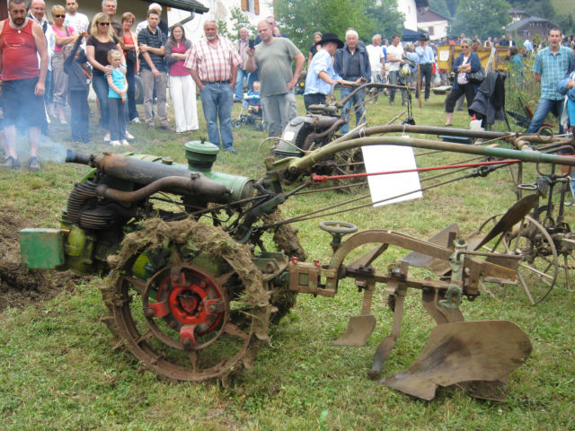 FETE DES VIEILLES MECANIQUES ET DES VIEUX METIERS - Page 2 N3u6d1