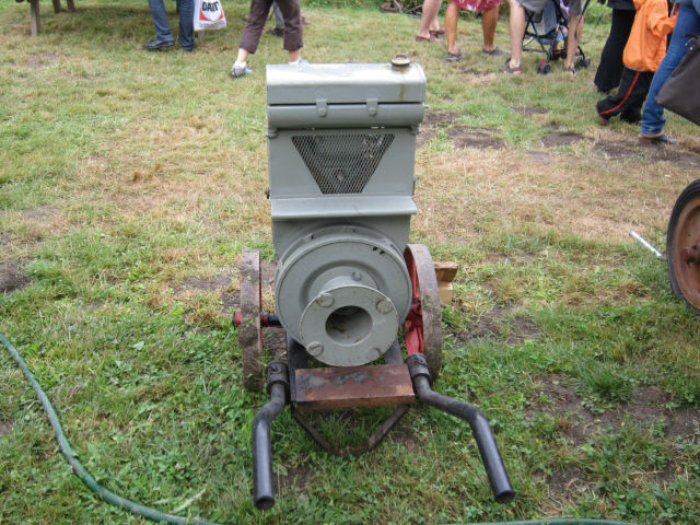 FETE DES VIEILLES MECANIQUES ET DES VIEUX METIERS - Page 2 So72a0