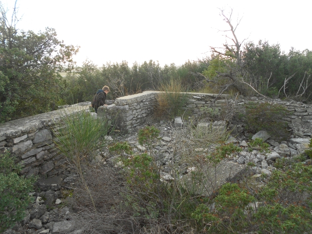 courbessac - Bunker commandement d'aérodrome : Nîmes - Courbessac (30) Rr5n86