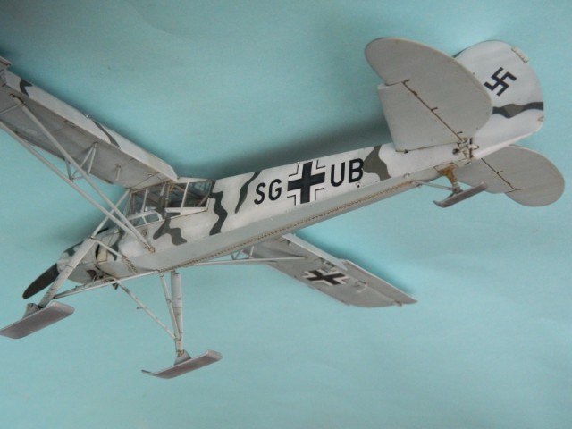 Fieseler Fi-156. Tamiya 1/48. Fertig. - Page 2 Hnj8xs