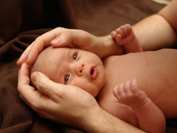 صور حلوة ورائعة لأطفالنا الحلوييين  Newborn_Baby_Care-600x450