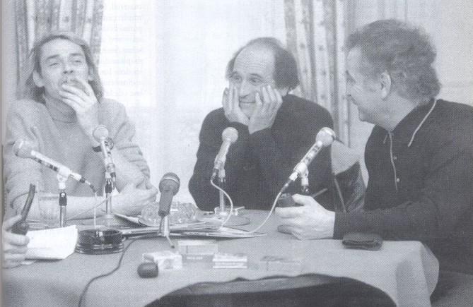 Trois poètes, Jacques Brel, Georges Brassens et Léo Ferré. Table01