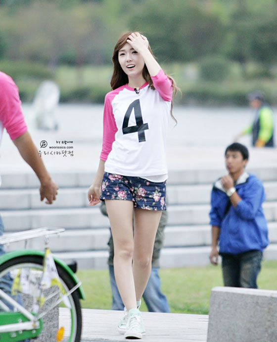 [صور] صور جديده من برنامج Running Man   Running-man-jessica-4