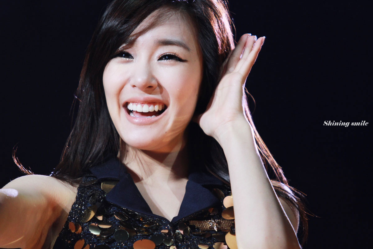 صوتوا لاغنيتكم المفضلة Smtown-tiffany-nyc-13