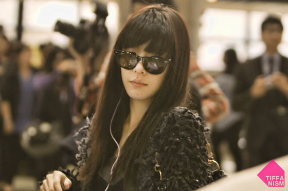 [FANYISM (6th)] Rừng Nấm*! * Hoàng Mĩ Anh*♫♥♫*Fany Fany Tiffany*♫♥ *Ngơ bá cháy♫♥♫*Totoro Smile*!*  - Page 23 Tiffany-gimpo-airport-2