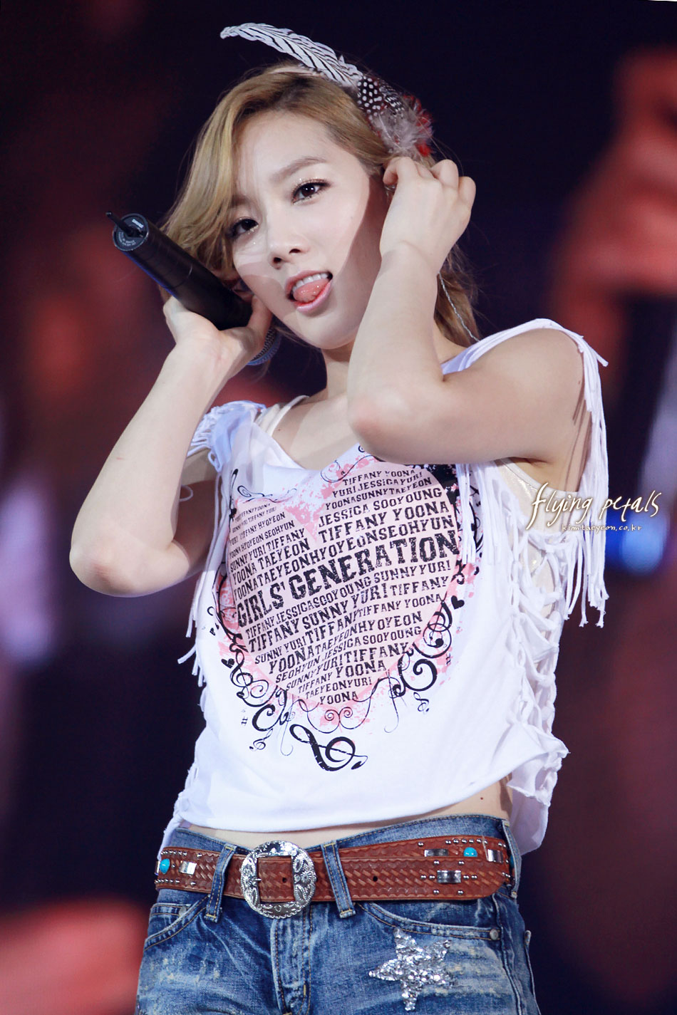 [ARTWORK][TR]  Ayo Shop ♥ Chuyên nhận tìm ảnh Tĩnh, Gif,Chibi ♥ Đặt hàng có thask và quà bonus - Page 11 Taeyeon-hong-kong-tour-18